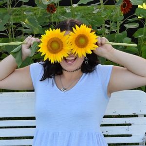 Meet your Posher, Antonia